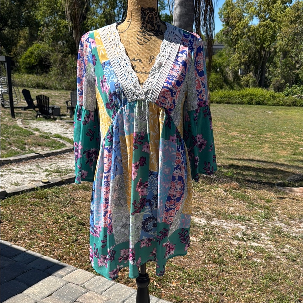 NWOT Umgee Floral Patchwork Dress with Lace Trim Size Small